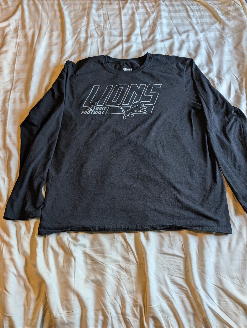 Detroit Lions NFL Team Apparel Men’s XL Black Long Sleeve Football Shirt